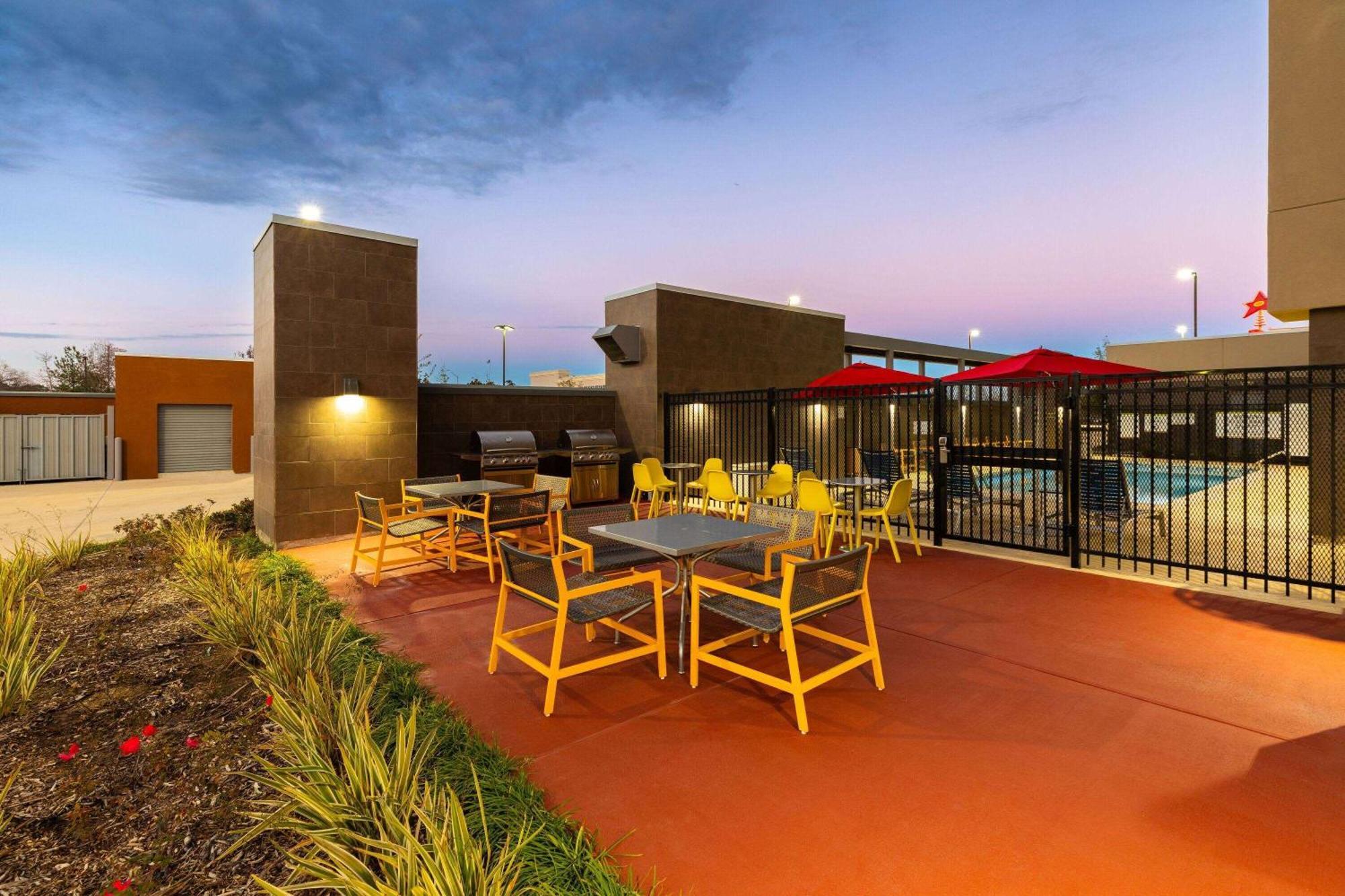 Hawthorn Extended Stay By Wyndham Kingwood ヒューストン エクステリア 写真